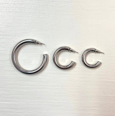 Klobige silberne Creolen, mittelgroß