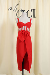 Vestido midi con abertura y vendaje