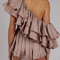 Bodycon-Jumpsuit mit One-Shoulder-Träger und kurzen Ärmeln und Rüschen