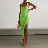 Vestido maxi fruncido sin mangas con cuello halter KLYF525