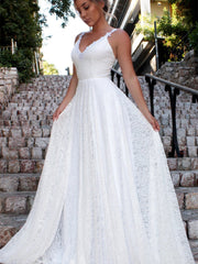 Vestido de encaje con cuello halter y escote en V