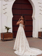 Vestido ajustado con cuello en V