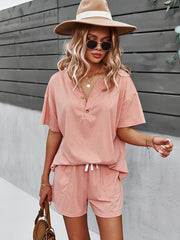 Einfarbige Damenkleidung