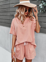 Einfarbige Damenkleidung