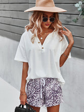 Einfarbige Damenkleidung