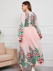 Langärmliges Plus-Kleid mit Blumenmuster und Bindegürtel
