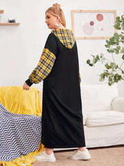 Sportliches Freizeitpulloverkleid mit Karomuster