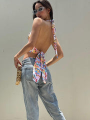 Chaleco de tirantes con estampado de personajes y cuello halter