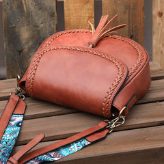 Vintage woven saddle tassel shoulder bag