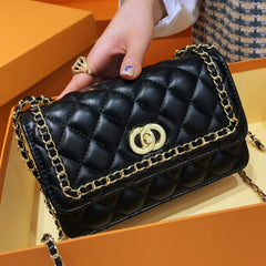 Bolso de hombro tejido a mano de piel de oveja con estampado de cadena de diamantes