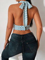 Top a cuadros con cuello halter y tirantes en V