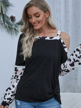 Top con hombros descubiertos y estampado de leopardo