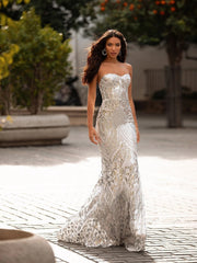 Abendkleid mit schmalem Oberteil