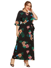 Lockeres, kurzärmliges Kleid mit Rundhalsausschnitt und Print