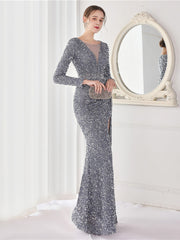 Elegante vestido de noche de manga larga