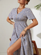 V-Ausschnitt Blumen Kurze Ärmel