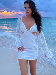 Weißes Wickelkleid mit tiefem V-Ausschnitt