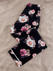 Pijama de flores grandes