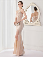 langes Abendkleid mit Strapsen