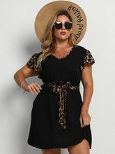 Vestido de manga corta con lazo y estampado de leopardo