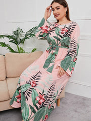 Langärmliges Plus-Kleid mit Blumenmuster und Bindegürtel