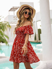 Vestido de moda con pequeñas flores