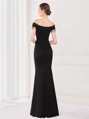 Schmales, schulterfreies, langes Abendkleid