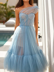 Slim sleeveless evening dress