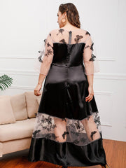 Spitzenkleider mit Netznähten