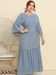 Vestido elegante de color liso con mangas acampanadas y paneles de encaje