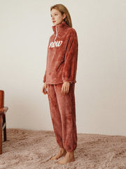 Jersey de cuello alto con bordado de forro polar grueso para uso doméstico.