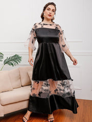 Spitzenkleider mit Netznähten