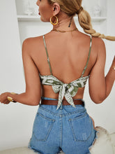 Y un top halter estampado de moda