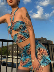 Chaleco floral con cuello halter, cruzado en el pecho y espalda abierta