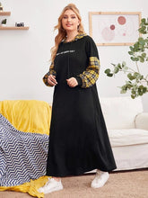 Sportliches Freizeitpulloverkleid mit Karomuster