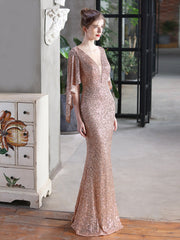 Vestido de noche elegante con alas de ángel