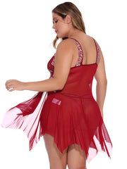 Plus Pyjama mit Blumenstickerei und Spitzenschlitz