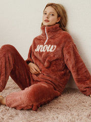 Jersey de cuello alto con bordado de forro polar grueso para uso doméstico.