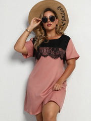 Vestido informal de cuello redondo con panel en contraste