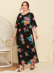 Lockeres, kurzärmliges Kleid mit Rundhalsausschnitt und Print