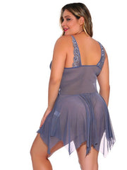 Plus Pyjama mit Blumenstickerei und Spitzenschlitz