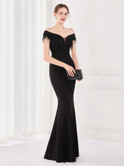 Schmales, schulterfreies, langes Abendkleid