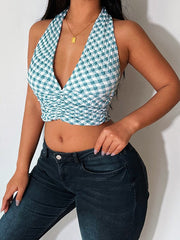 Top a cuadros con cuello halter y tirantes en V