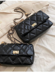 Bolso cuadrado con cadena de rombos