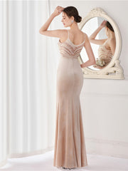 langes Abendkleid mit Strapsen