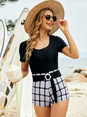 Farblich passendes Badeanzug