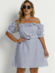 Vestido de verano a rayas azules y blancas con cintura elástica