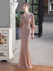 Vestido de noche elegante con alas de ángel