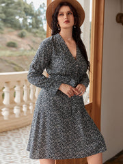 Bedrucktes Pendlerkleid mit V-Ausschnitt und Temperament