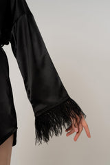 Damian Robe mit Federbesatz